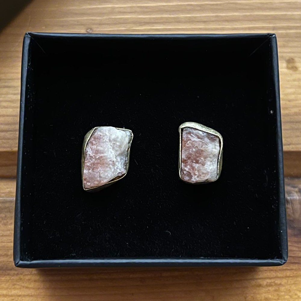 Leslie Francesca Raw Crystal Sunstone Earrings